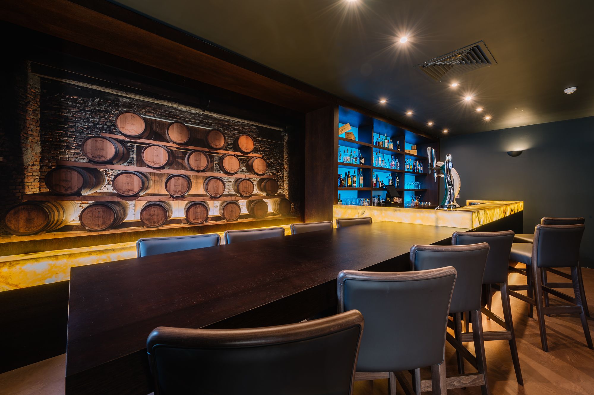 Фото The Wine House 1821