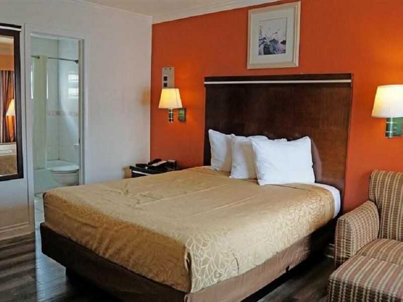 Фото Redondo Inn and Suites