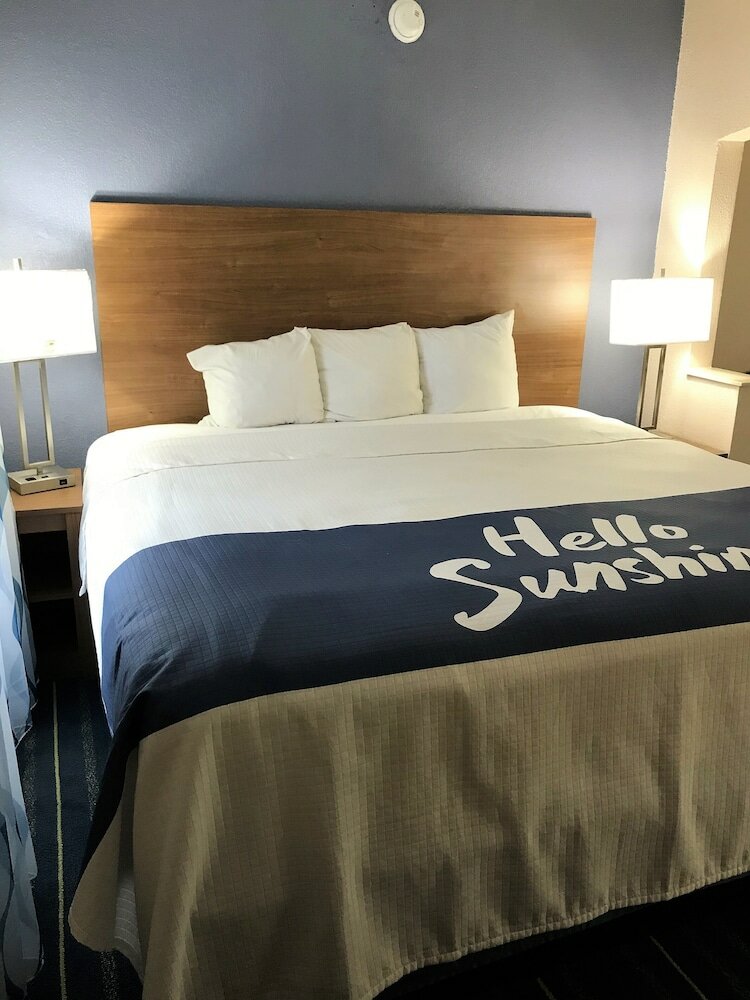 Фото Days Inn by Wyndham Panama City