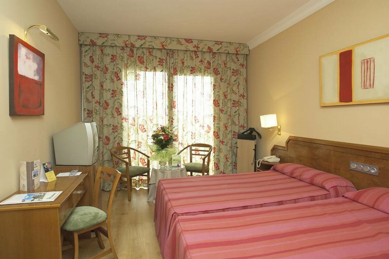 Фото отеля 2