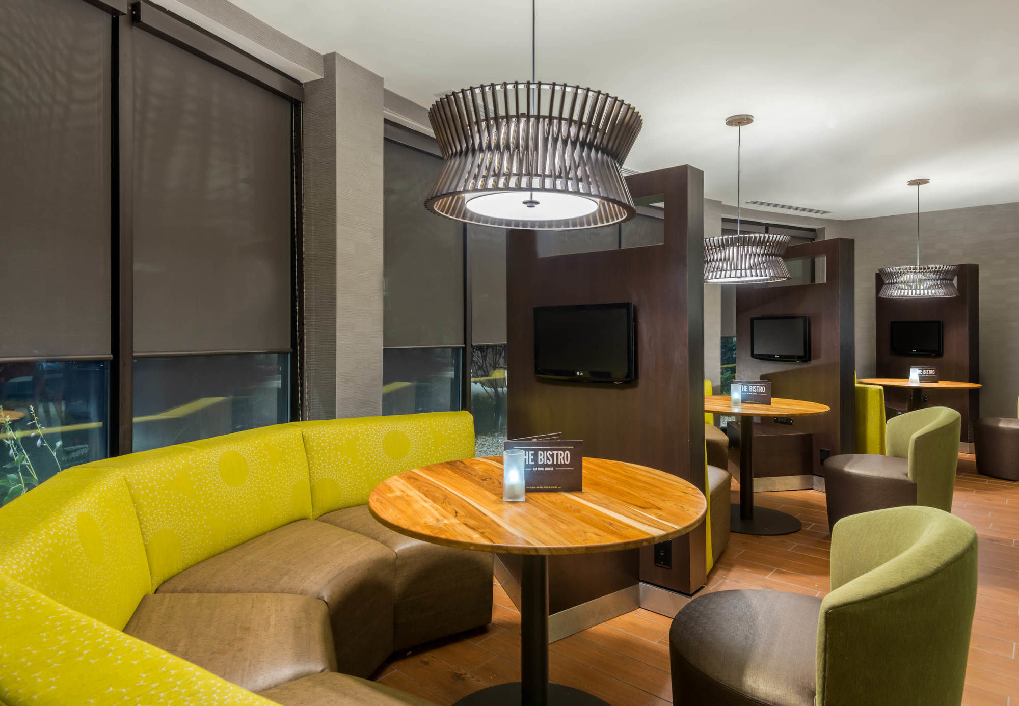 Фото Courtyard by Marriott Providence Lincoln