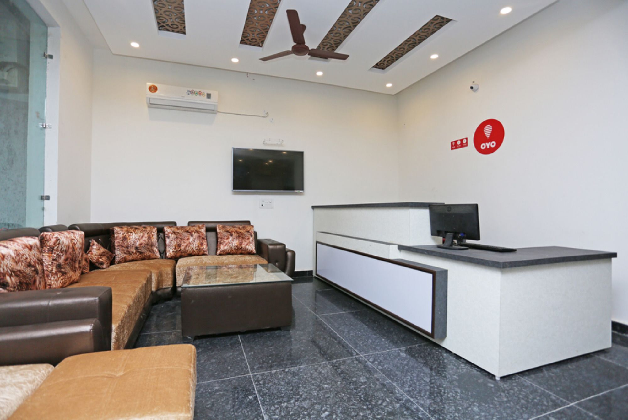 Фото Hotel D'Capitol Delhi Airport