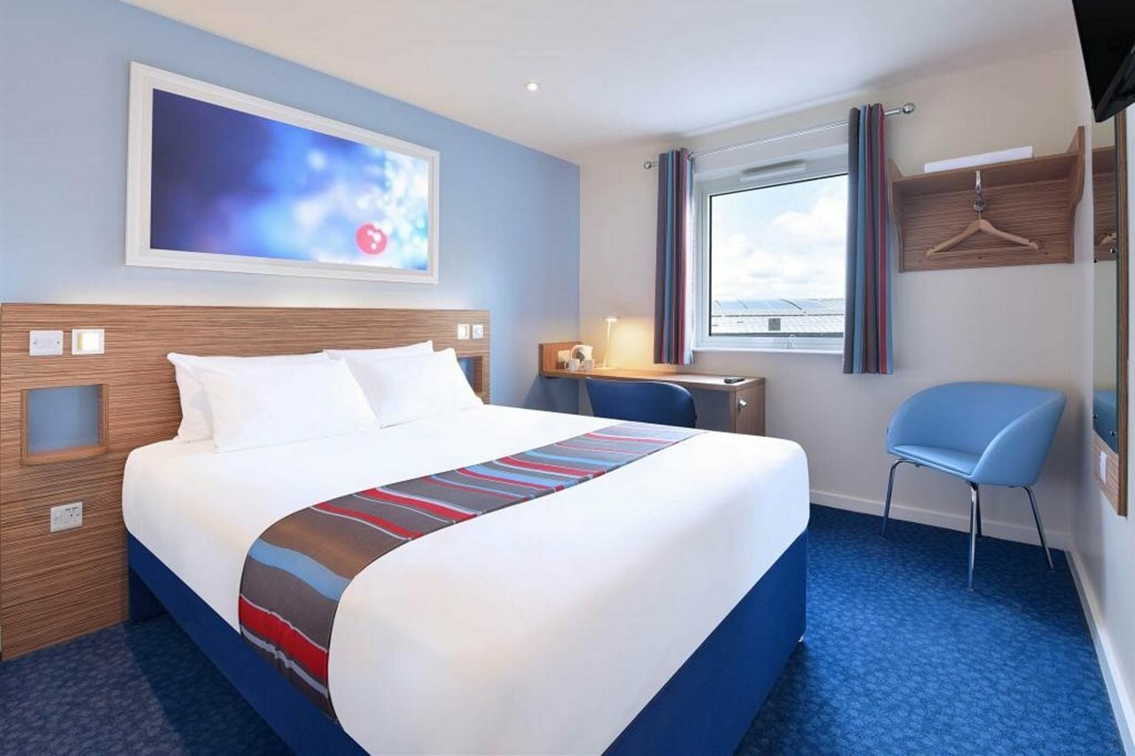 Фото Travelodge London Ealing