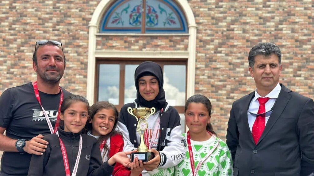 School Ertugrul Gazi Middle School, Agri, photo