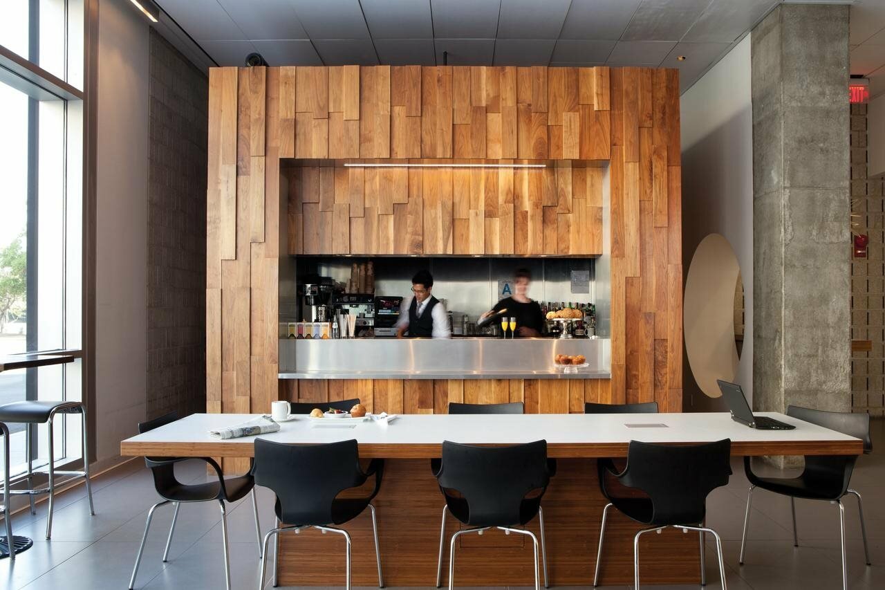 Фото June West La