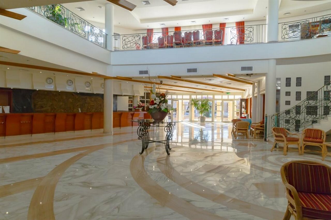 Фото Coral Beach Resort Tiran