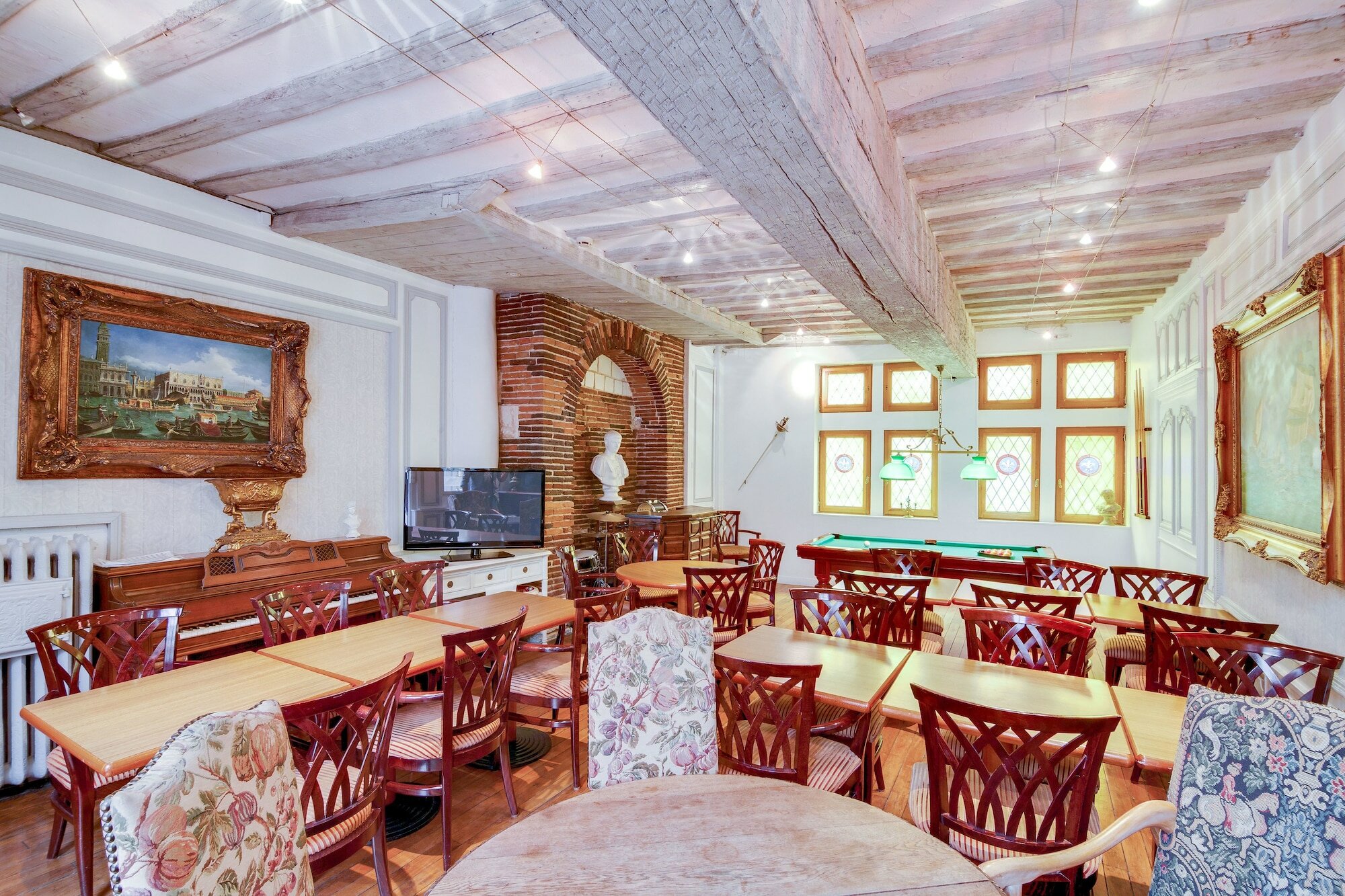 Фото Brit Hôtel Les Comtes de Champagne Centre Historique