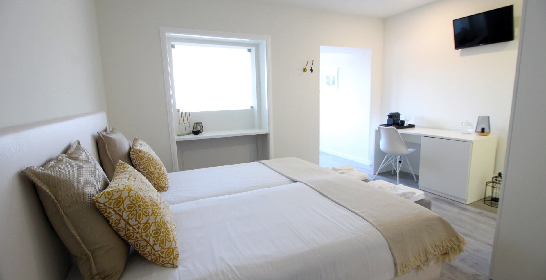 Фото Jr Studios & Suites