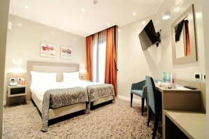 Noba Hotel & Residenze (Rome, Via Nomentana, 543), hotel