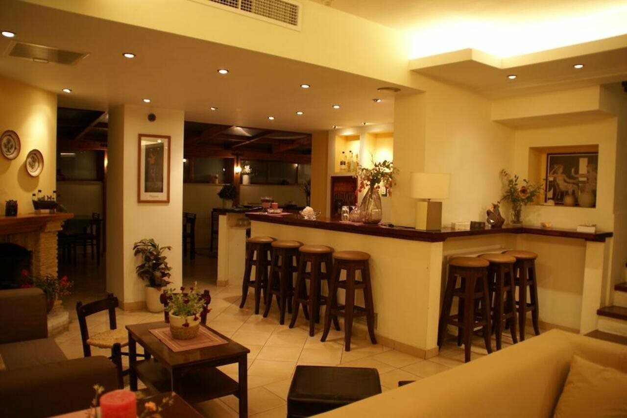 Фото Yria Hotel