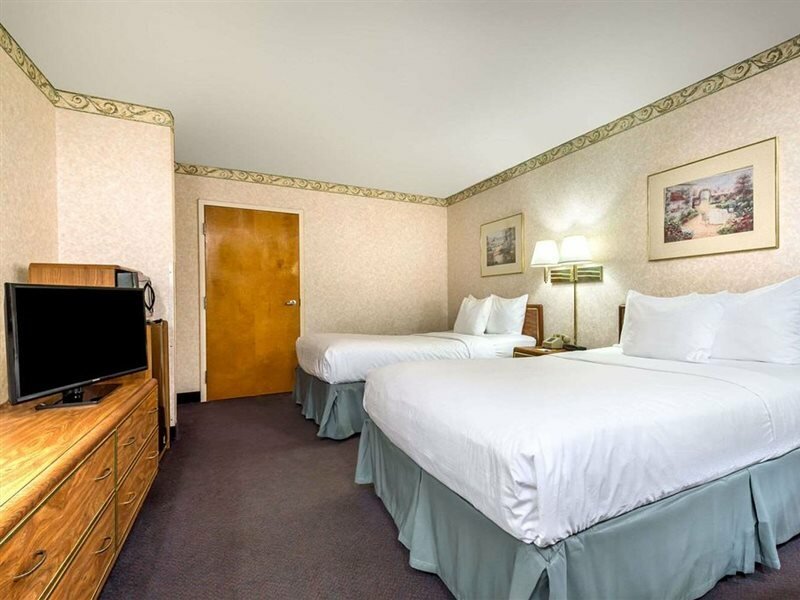 Фото Days Inn by Wyndham Vineland