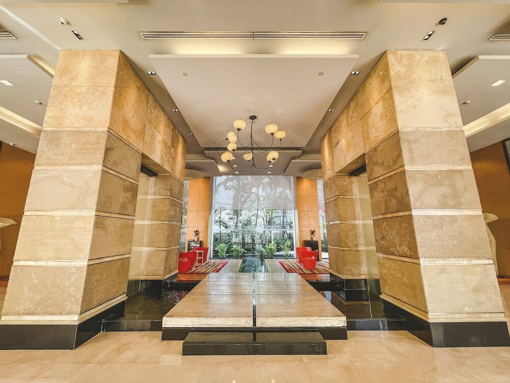 Фото Urbana Langsuan Hotel