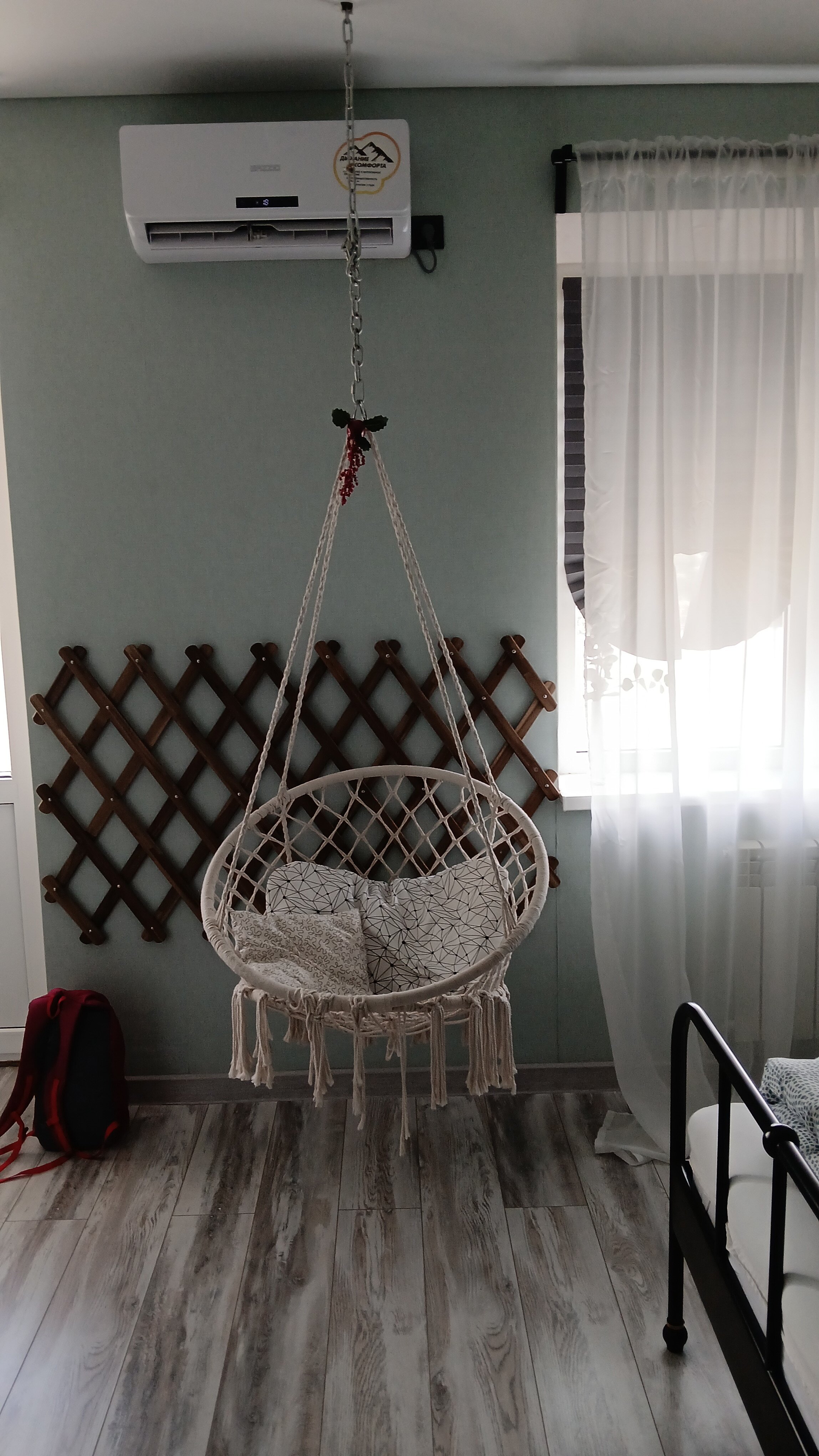 Фото Уютная студия с качелями в Приморском районе