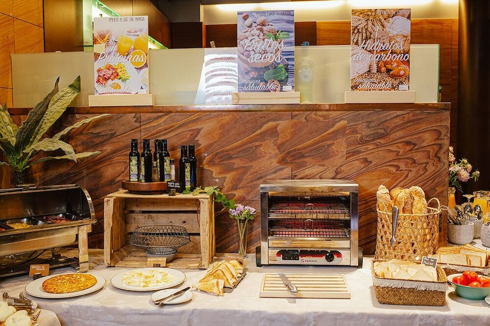 Фото Hotel Sancho Abarca