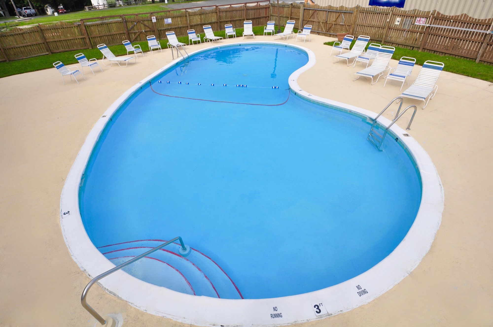 Фото Comfort Inn & Suites Aberdeen near Apg