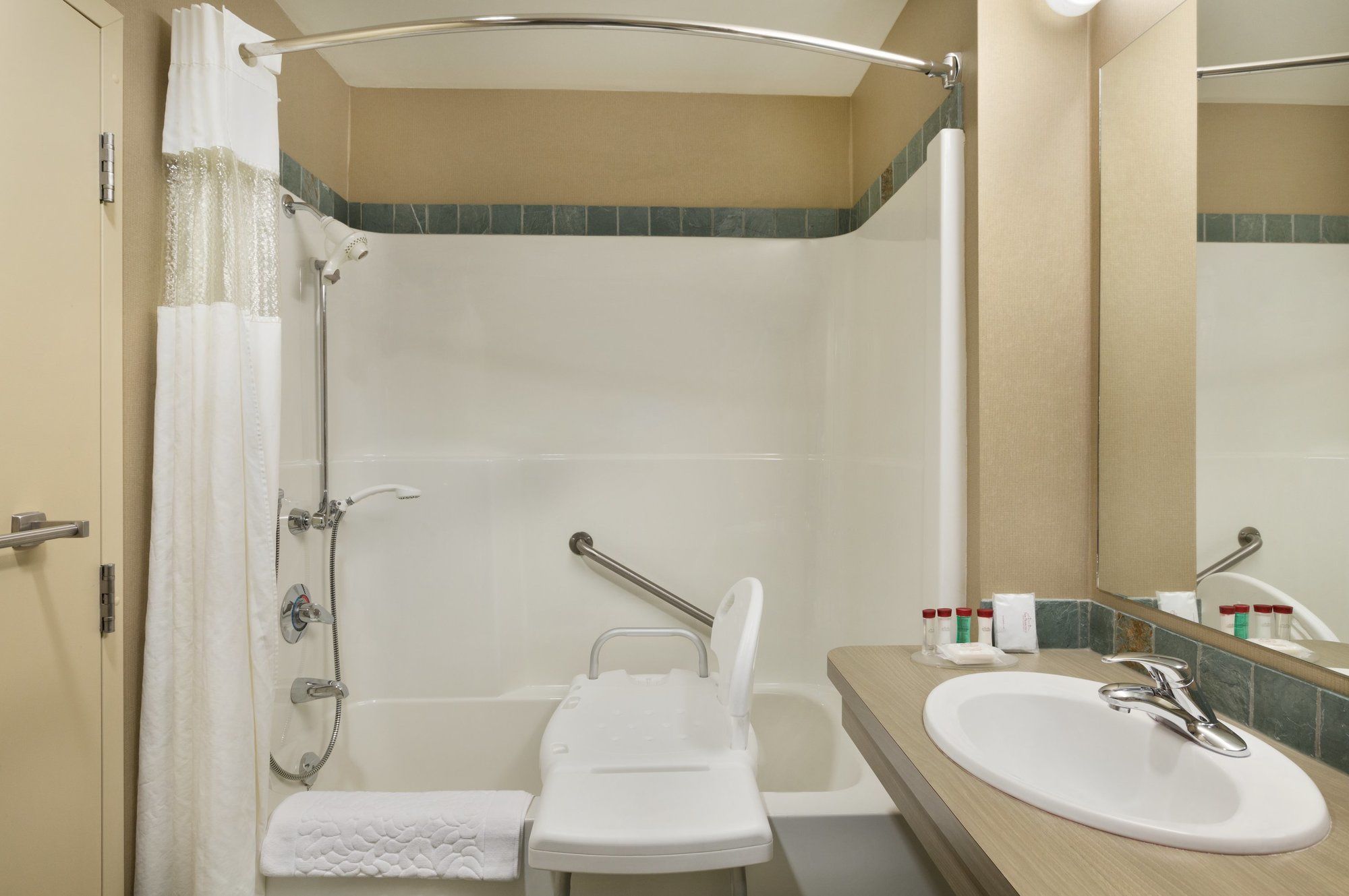 Фото Ramada by Wyndham Nanaimo