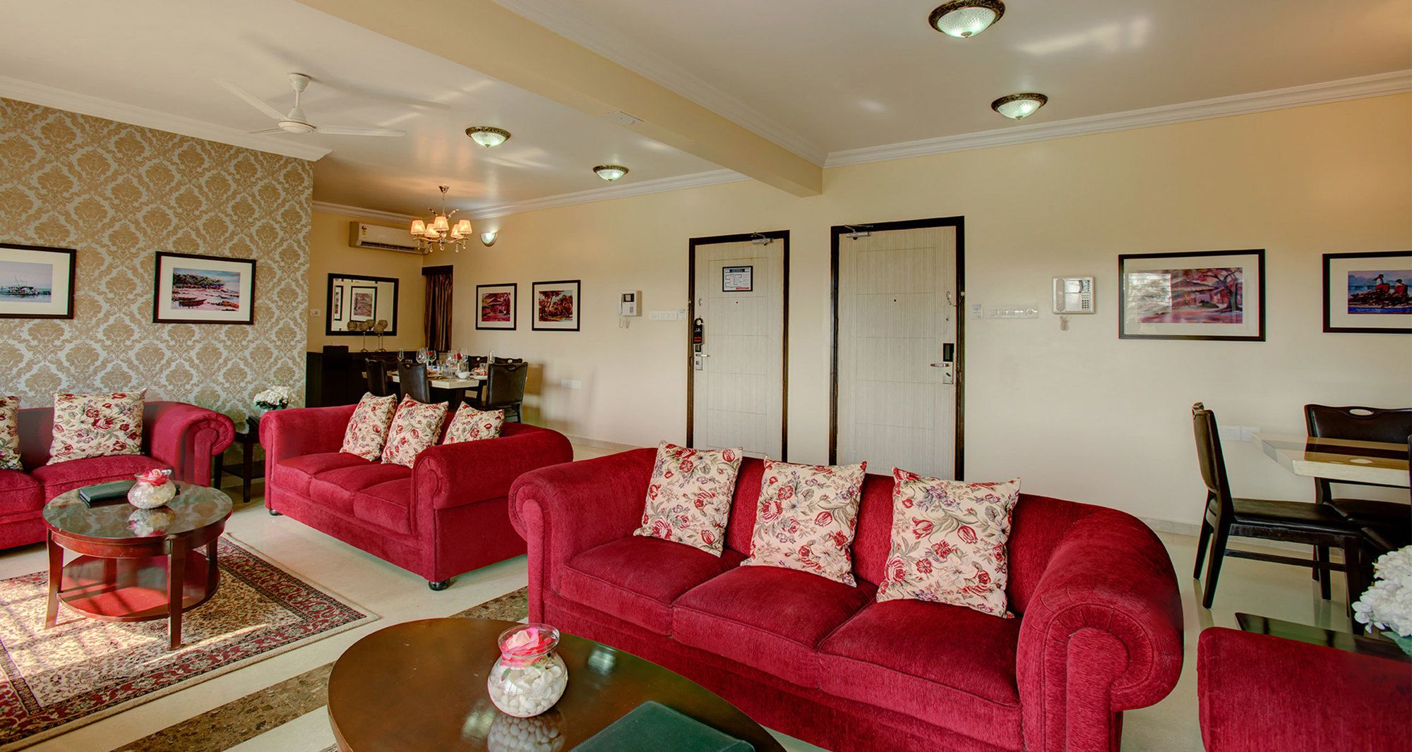 Фото Lalco Residency