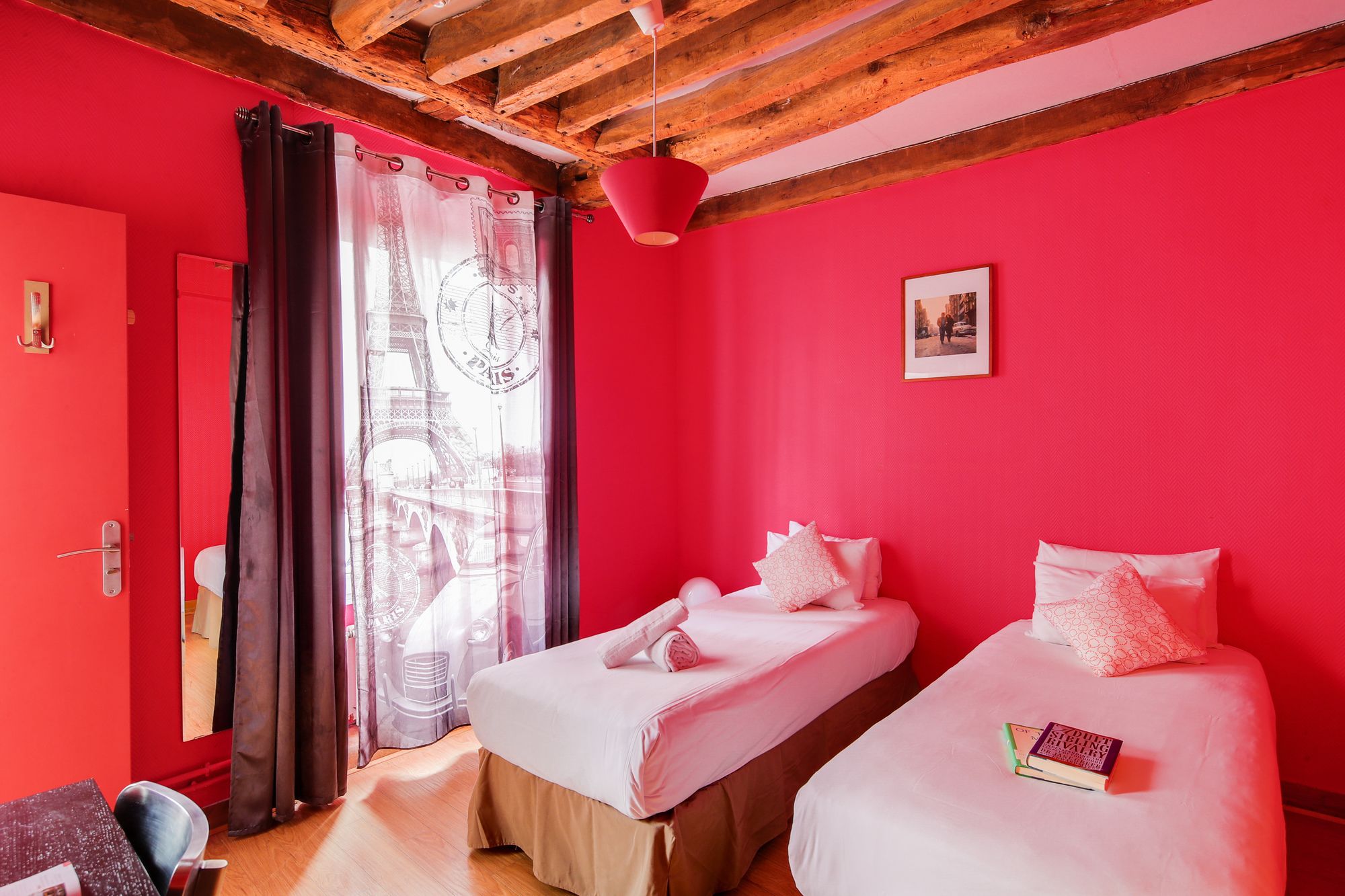 Фото Le Village Montmartre