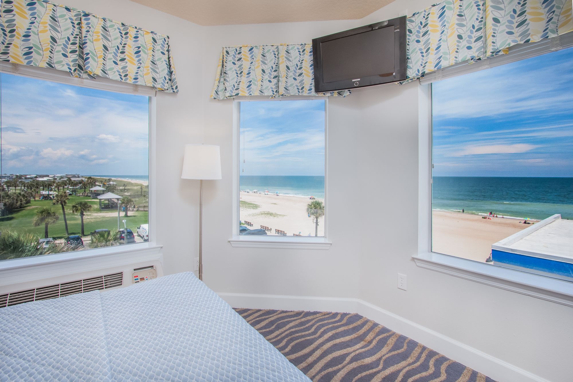 Фото Seaside Amelia Inn