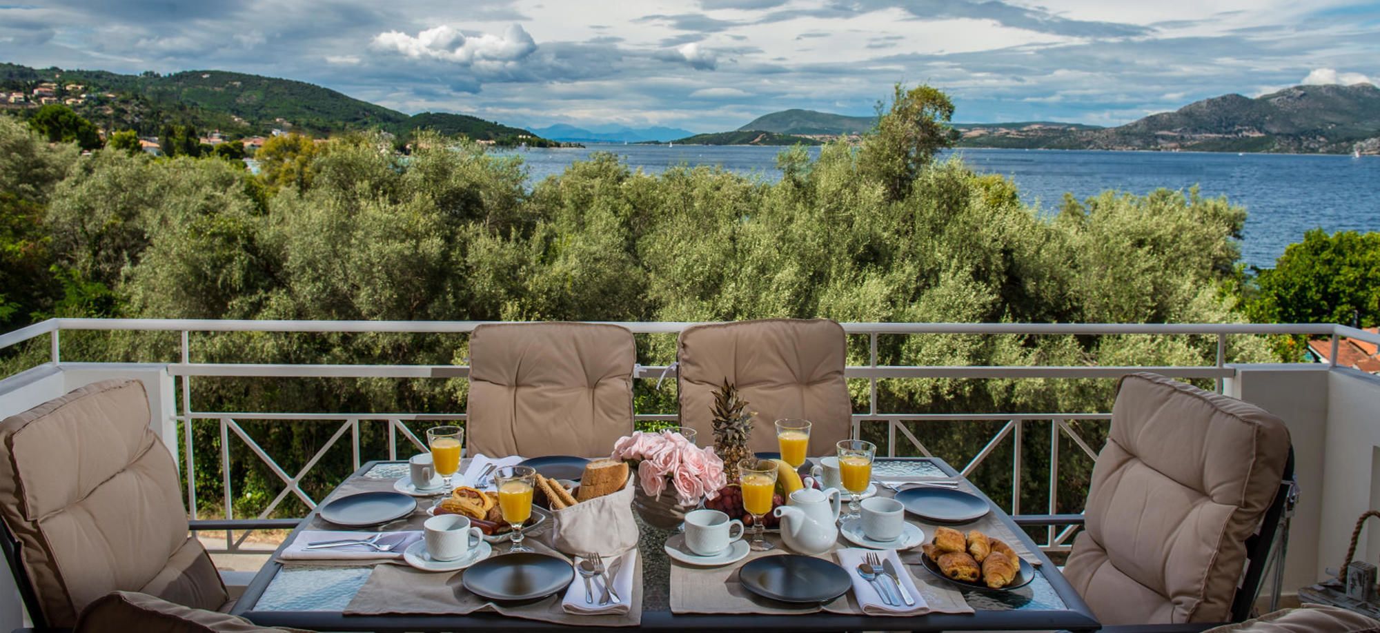 Фото Elodia Apartments