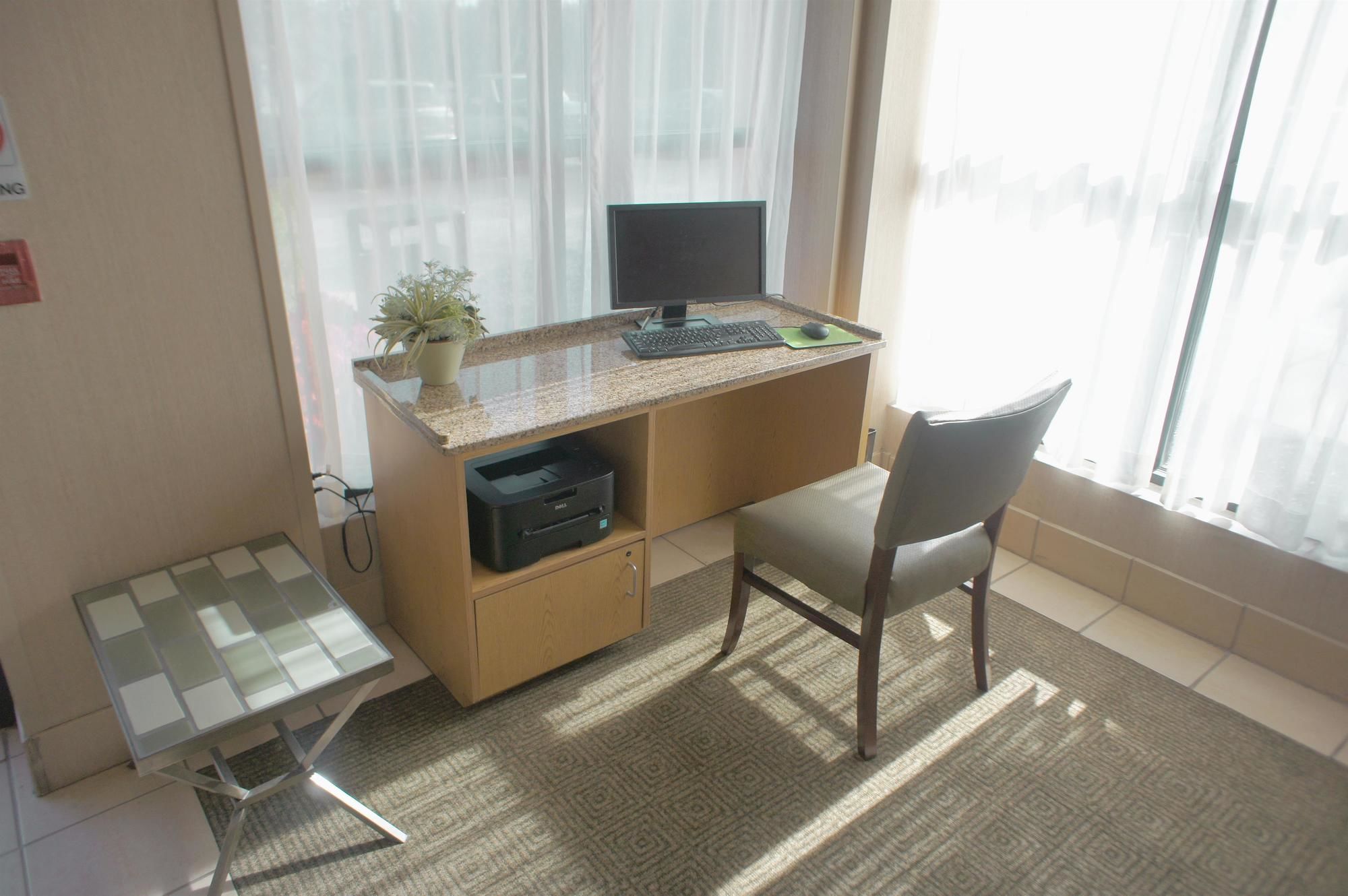 Фото La Quinta Inn & Suites by Wyndham Baltimore N White Marsh