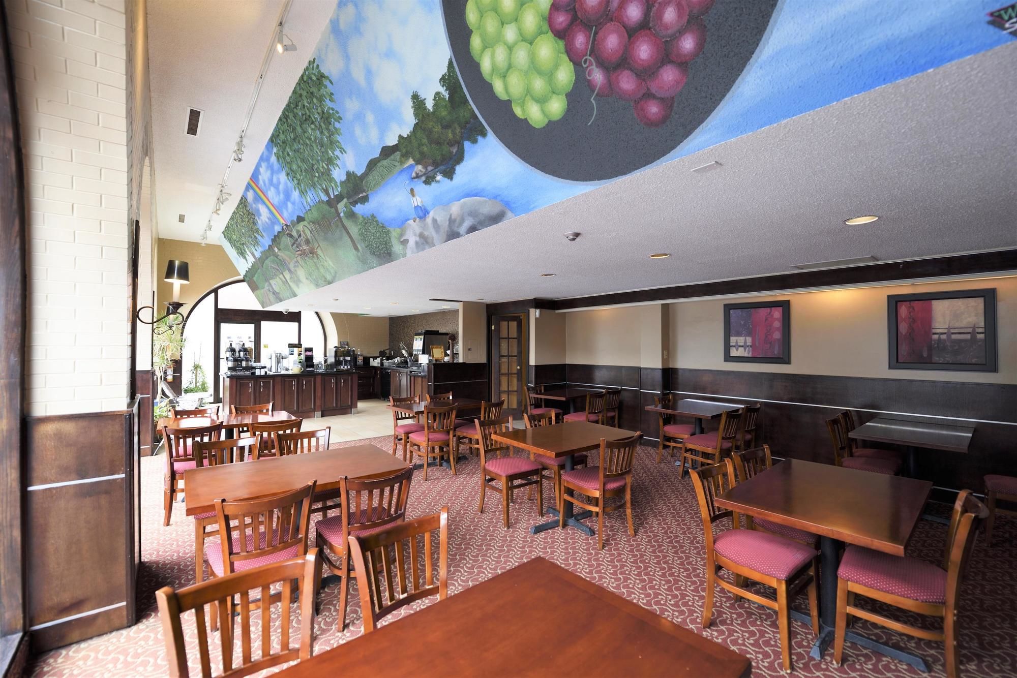 Фото Best Western Downtown Sudbury Centreville