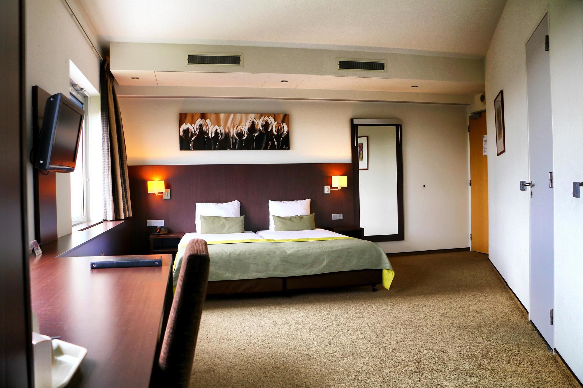 Фото Flonk Hotel Groningen Zuid, Bw Signature Collection