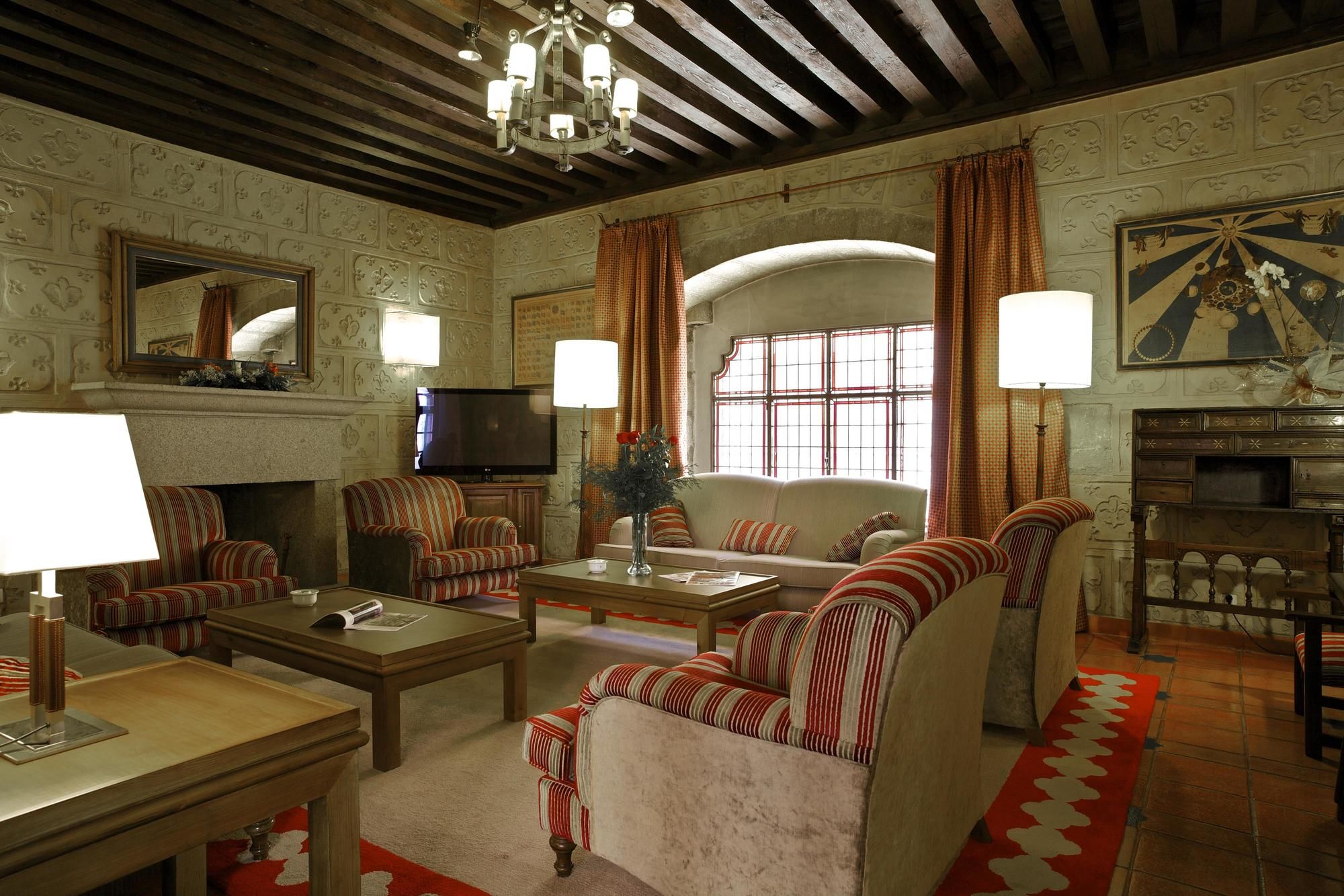 Фото Parador De Avila