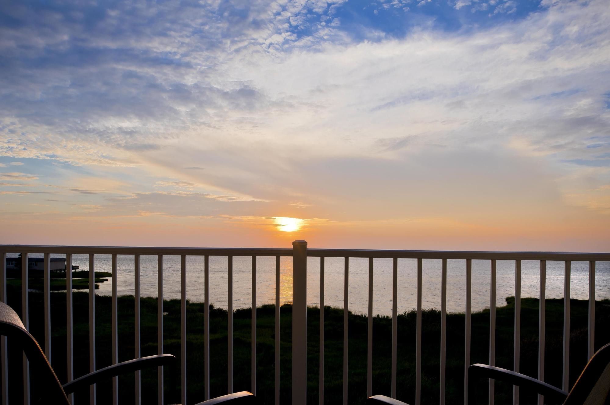 Фото Hampton Inn & Suites Ocean City/Bayfront-Convention Center