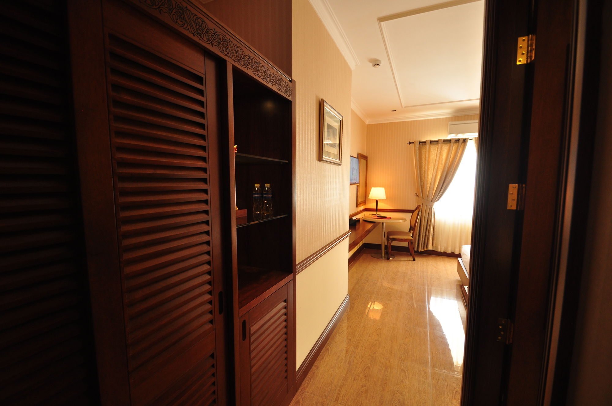 Фото Central Hotel and Residences