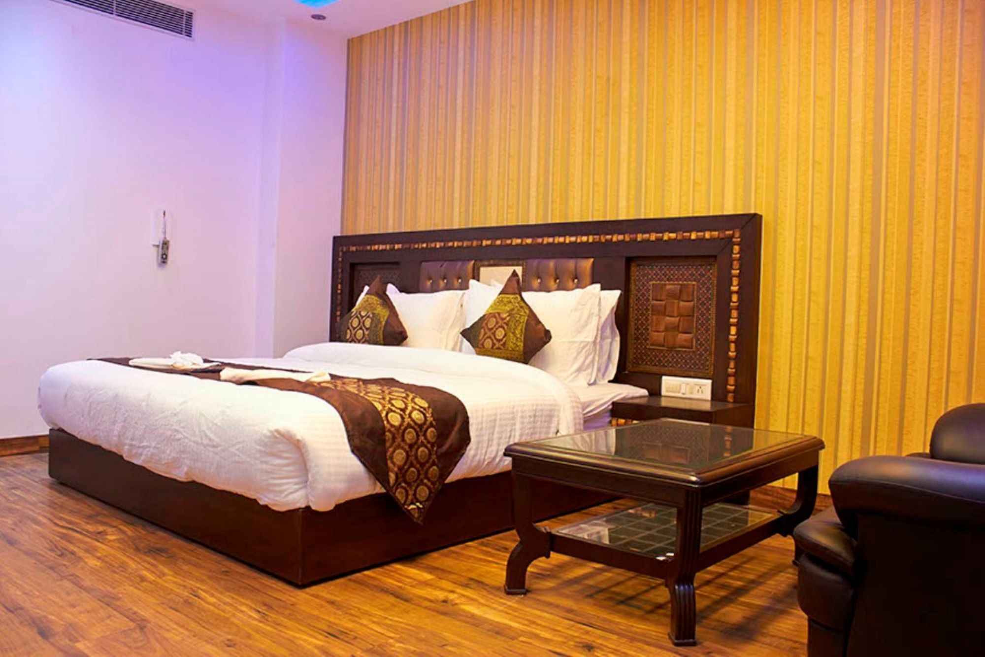 Фото Hotel Waterfall