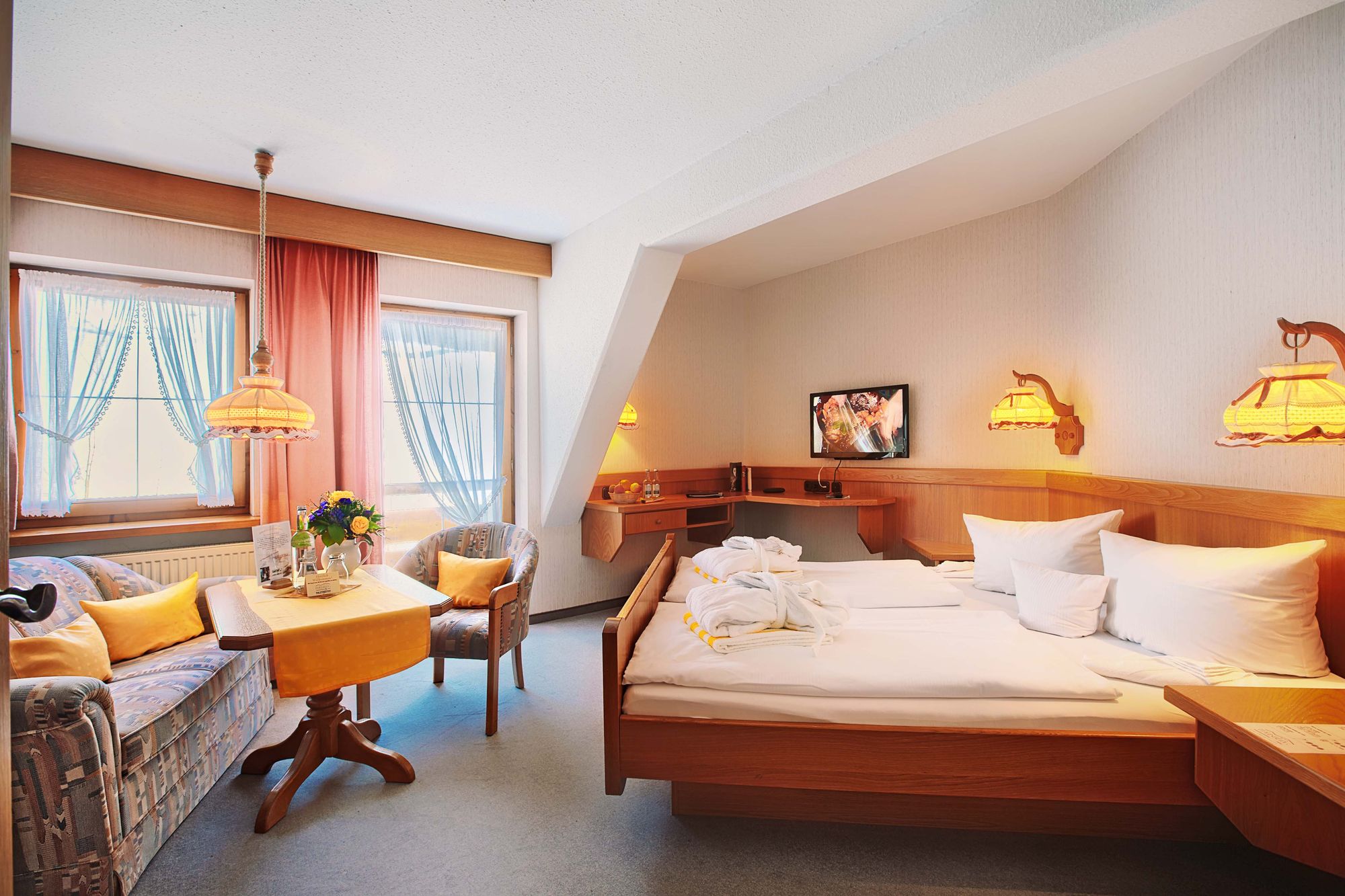 Фото Berg- und Aktivhotel Edelsberg