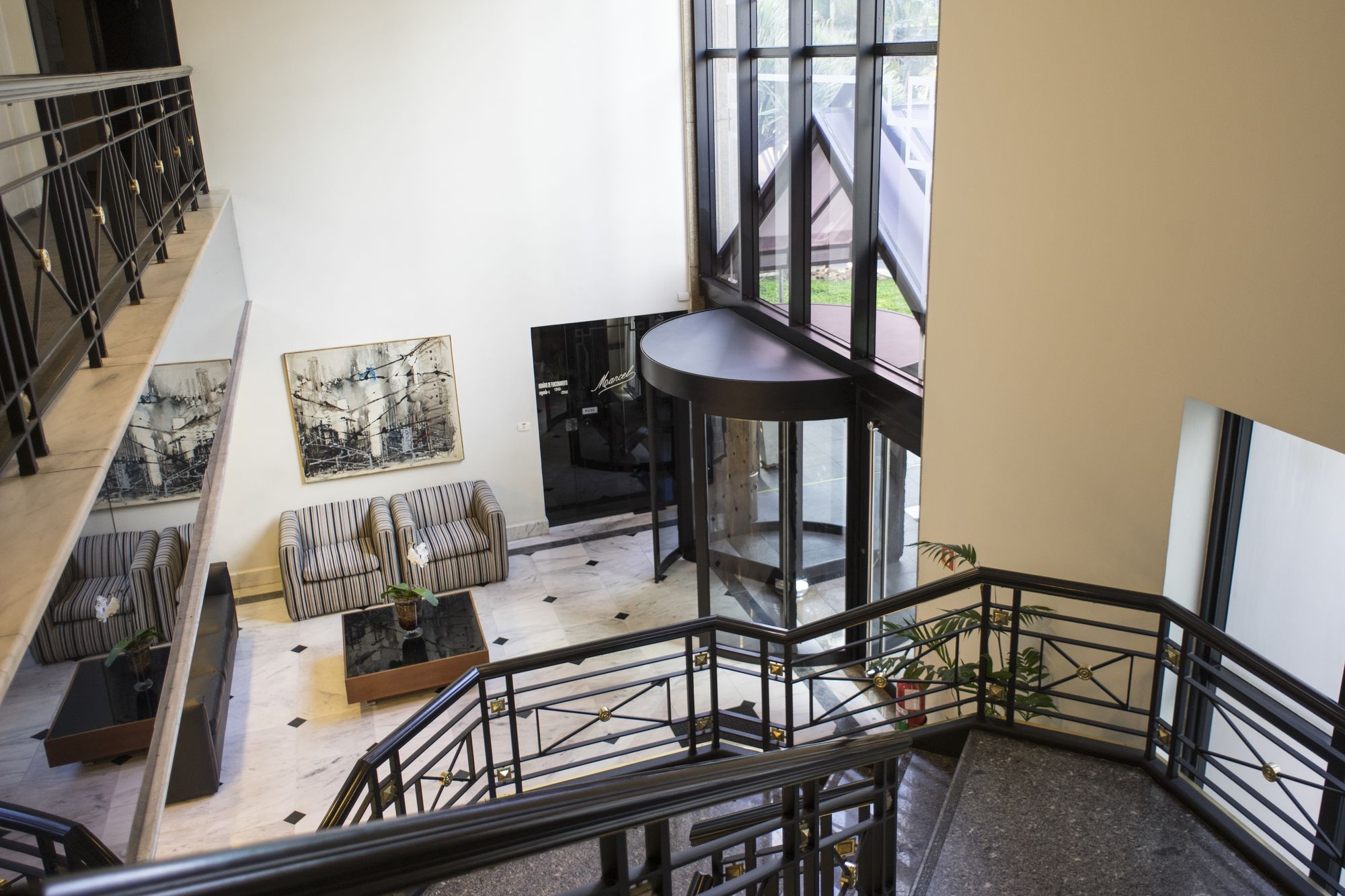 Фото Bristol The Time