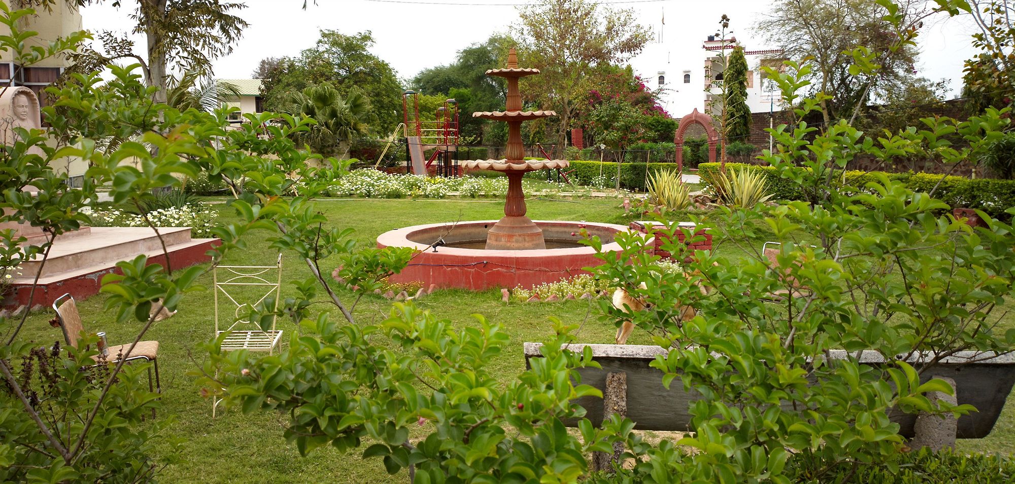 Фото The New Swaraj Resort