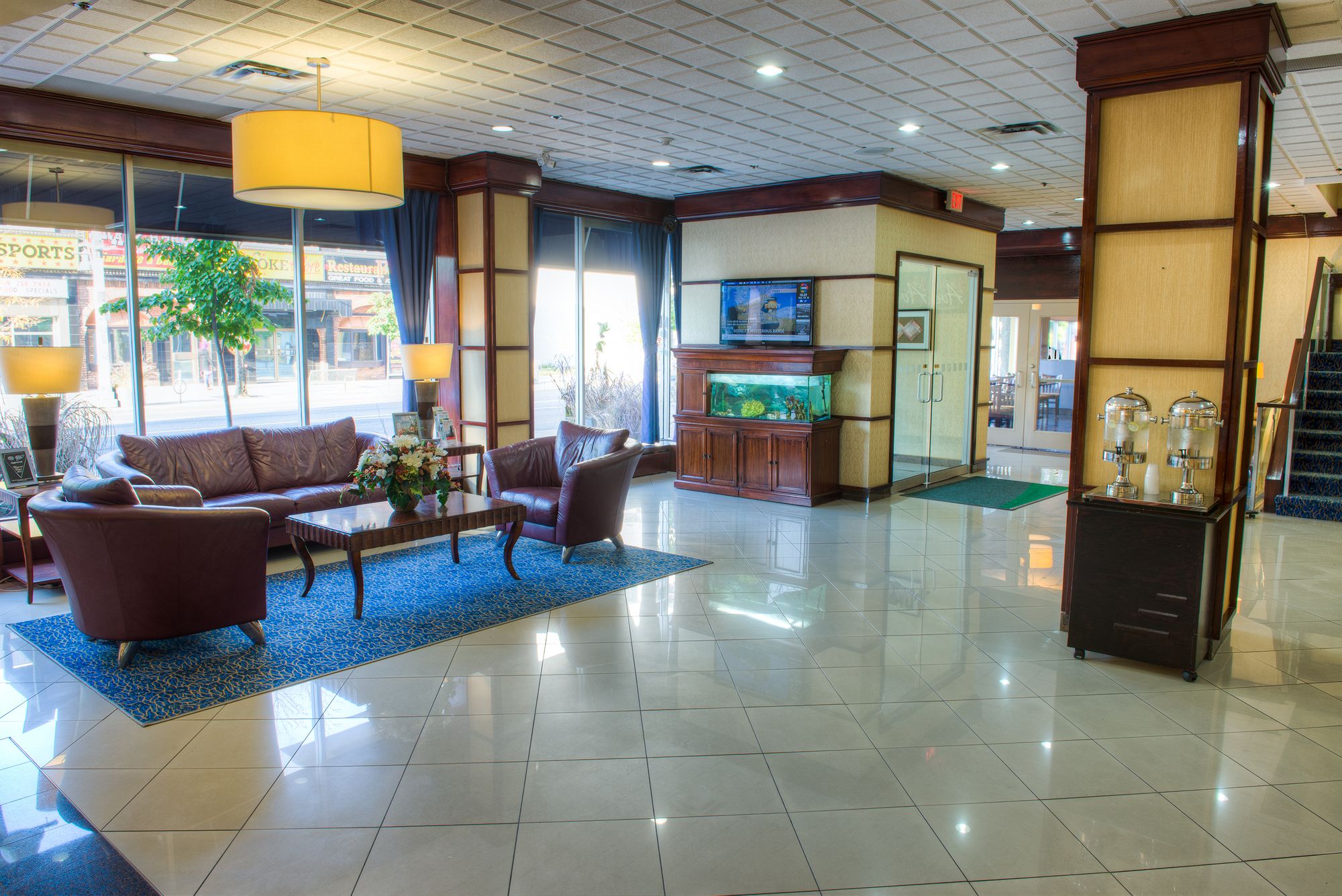 Фото Four Points by Sheraton Windsor Downtown