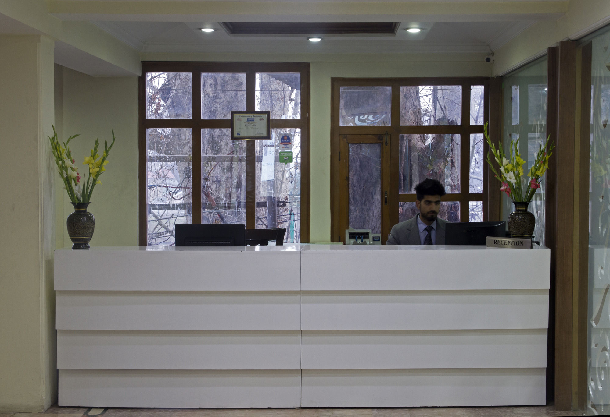 Фото The Residency Hotel