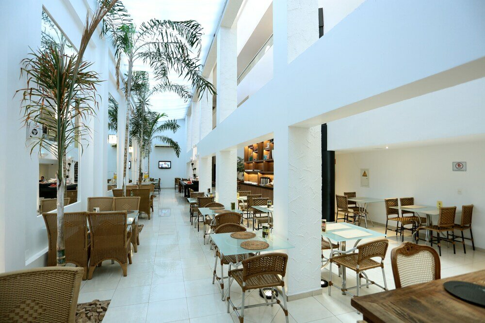 Фото Oasis Tower Hotel