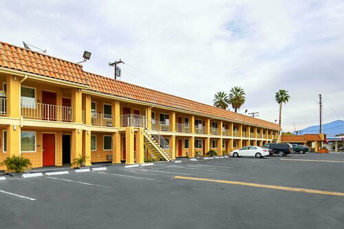 Гостиница Econo Lodge San Bernardino I-215 в Сан-Бернардино
