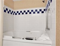 Фото Baymont by Wyndham Golden/Red Rocks