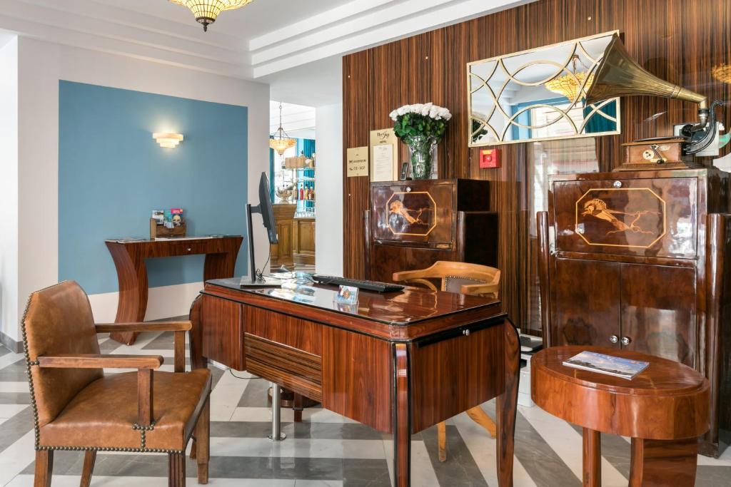 Фото The Jay Hotel by HappyCulture