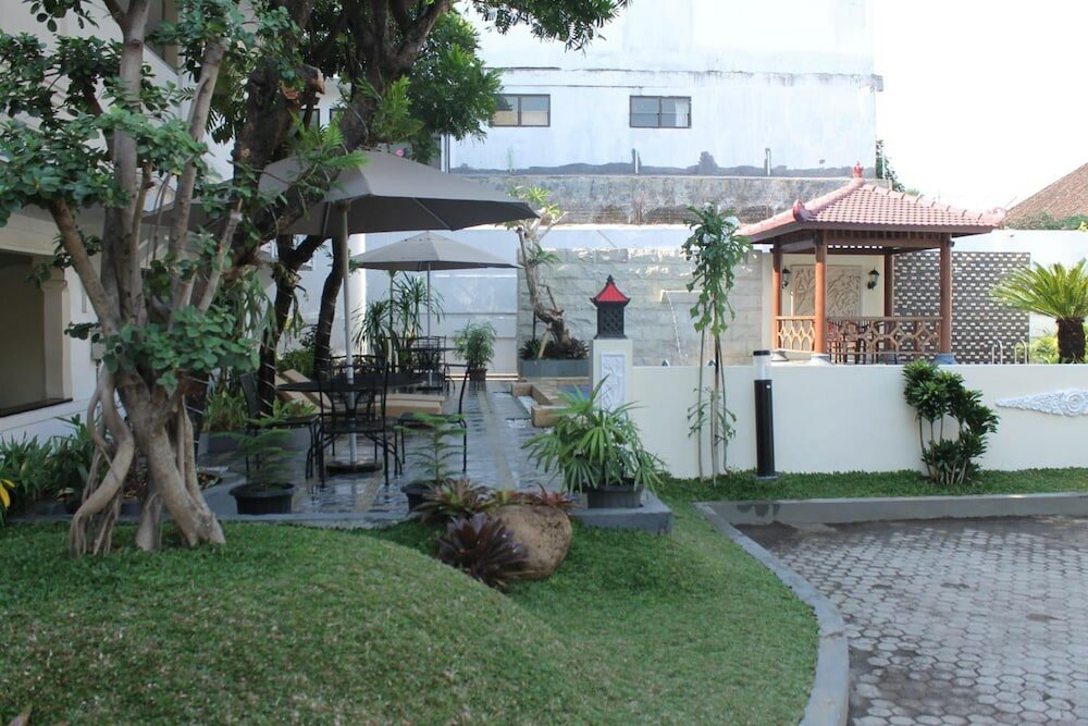 Фото Hotel Pelangi Malang