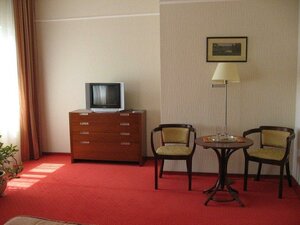 Premier (ulitsa Gaydara, 1), hotel