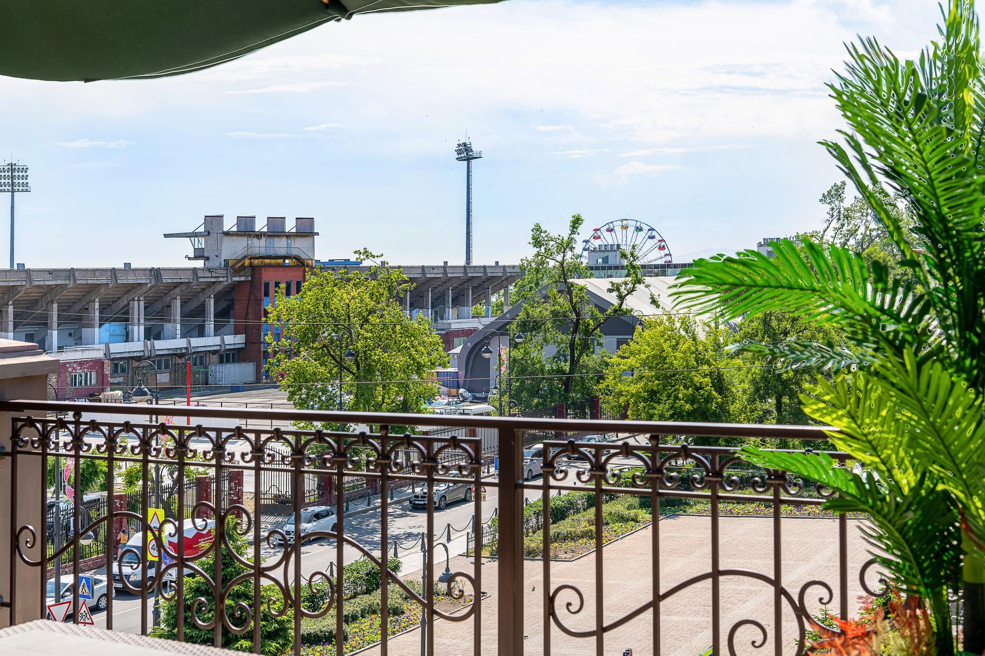 Фото V Hotel&Rooftop Lounge