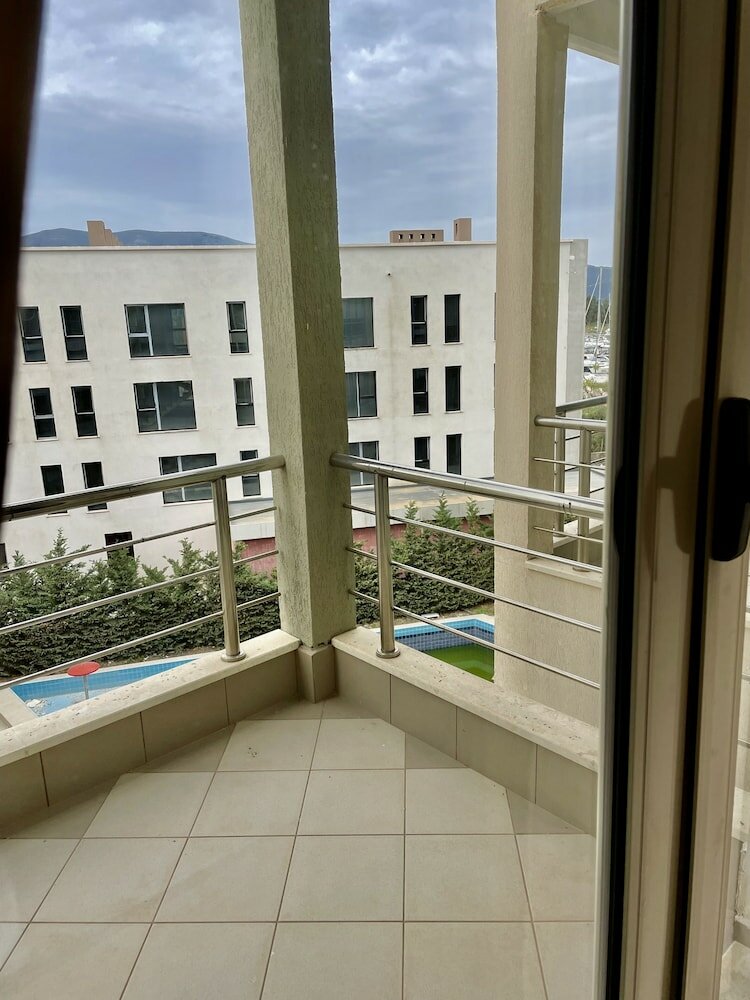 Фото Belle Vue Apartments