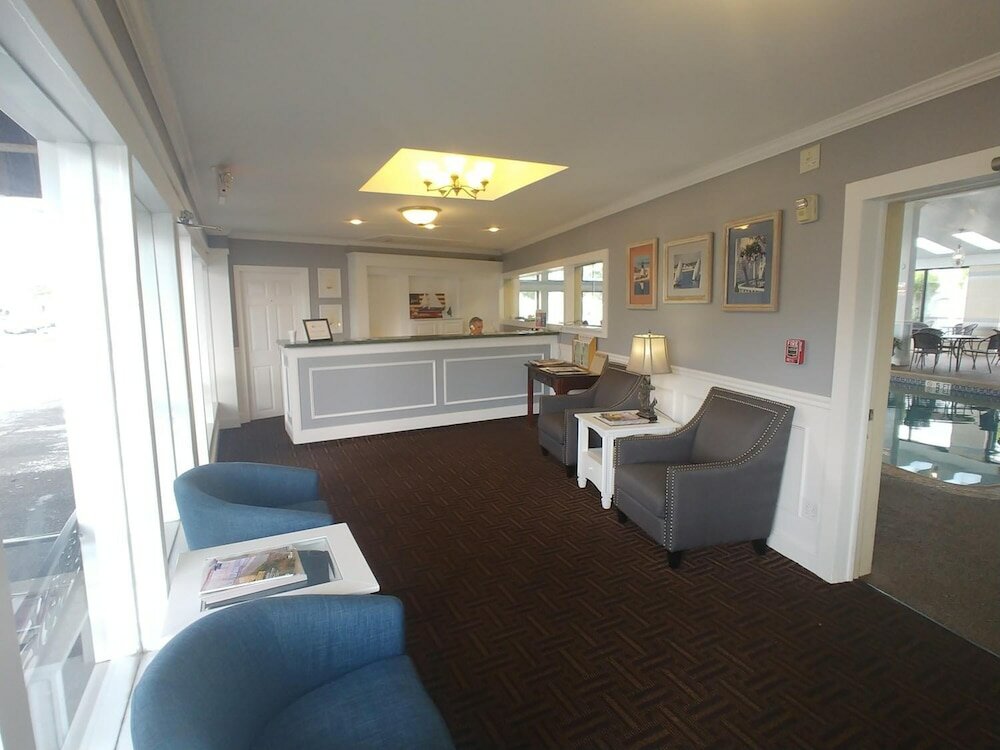 Фото Hyannis Travel Inn