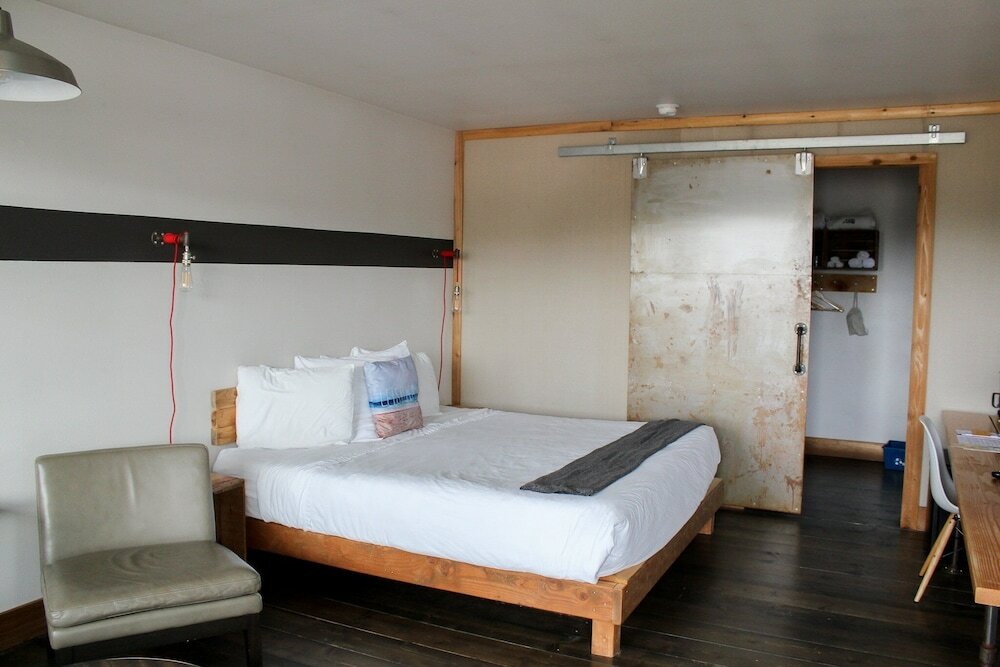 Фото Ashore Hotel