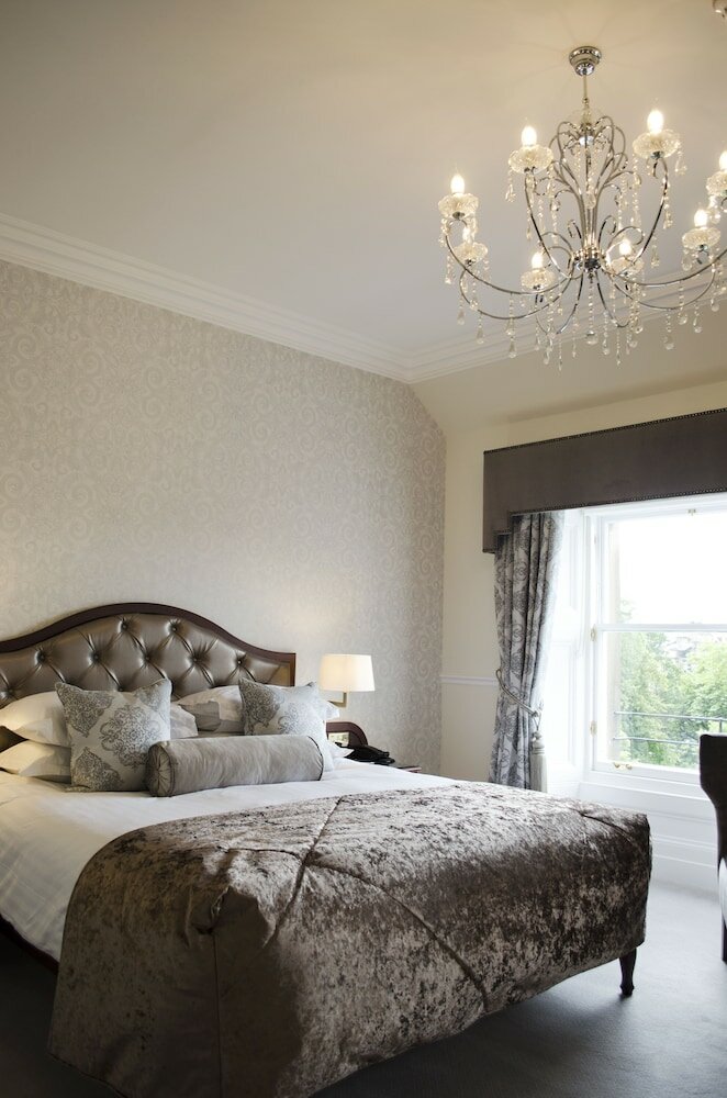 Фото The Bonham Hotel