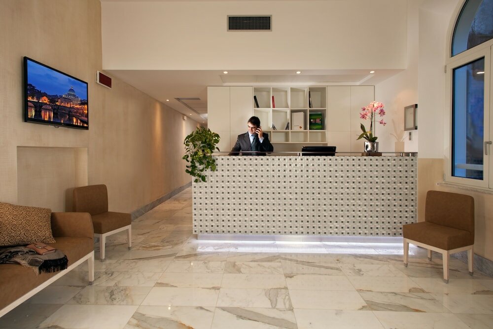 Фото Floris Hotel