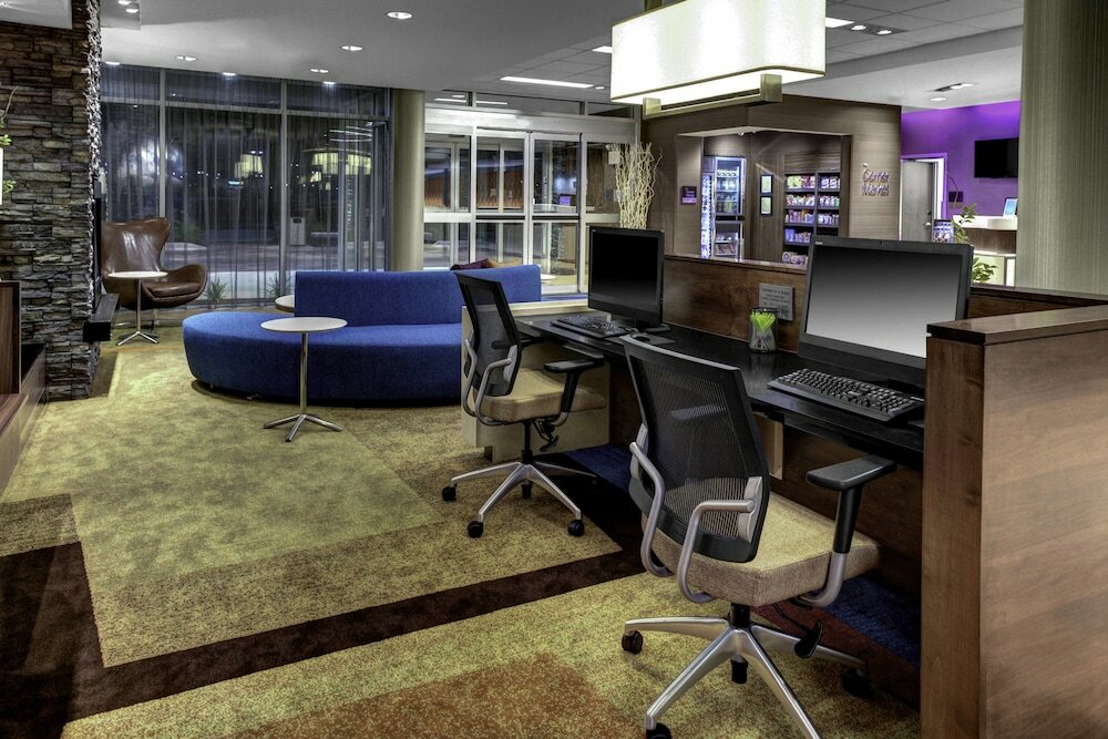 Фото Fairfield Inn & Suites Lansing at Eastwood