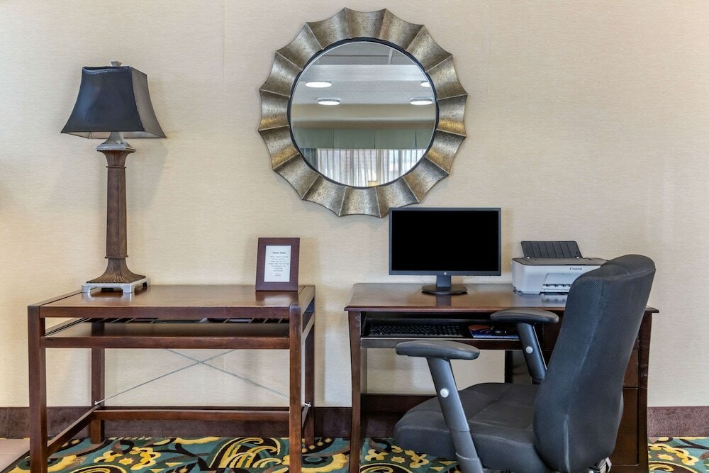 Фото Quality Inn San Antonio Fiesta at Six Flags